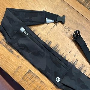 Lululemon Fast and Free Run Belt, S/M